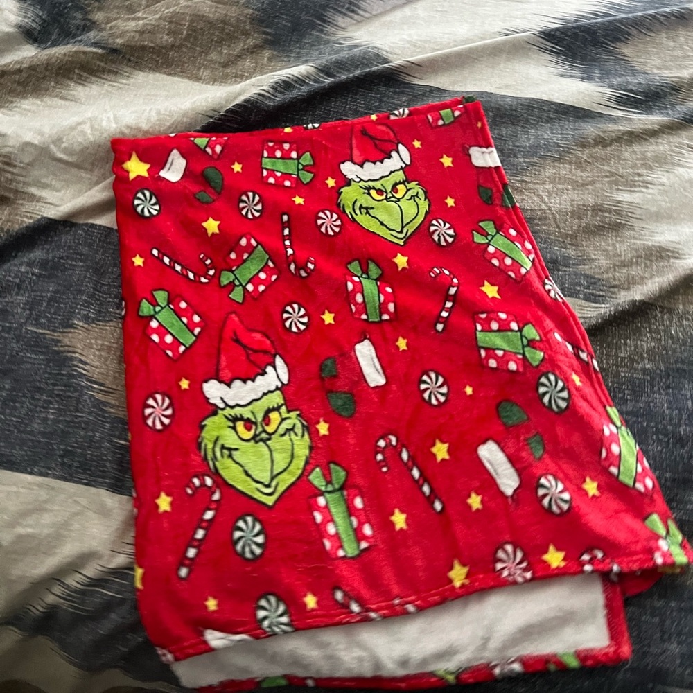 Grinch blanket